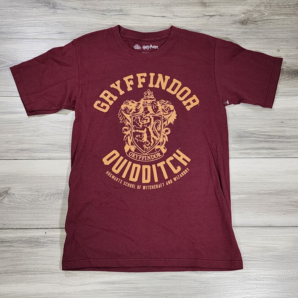 Gryffindor T-Shirt Men's Small Wine Harry Potter Short Sleeve